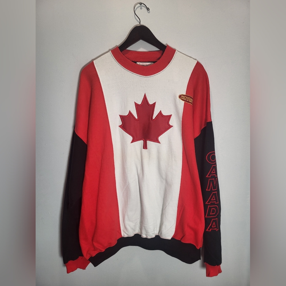 👕🌶 Vintage Rare BNWT Mondetta Canada "Big Flag" Crewneck Sweatshirt